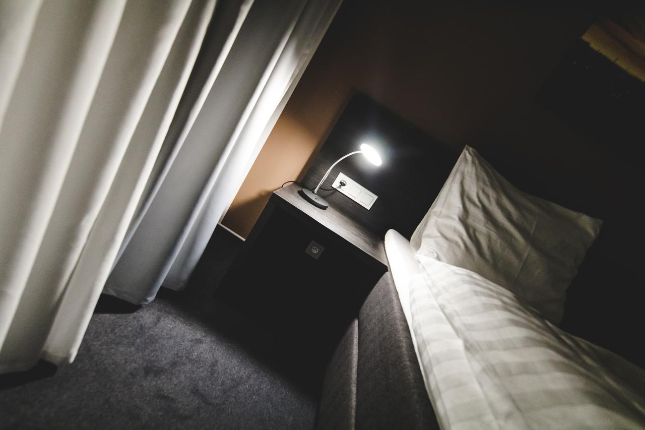 Silesia Residence Οστράβα Εξωτερικό φωτογραφία A bedside table
